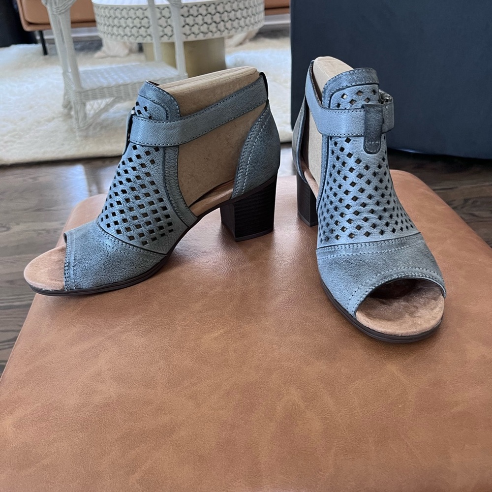 Blue Gray Women's Heeled Sandals.
Cobb Hill 
Worn once
8.5